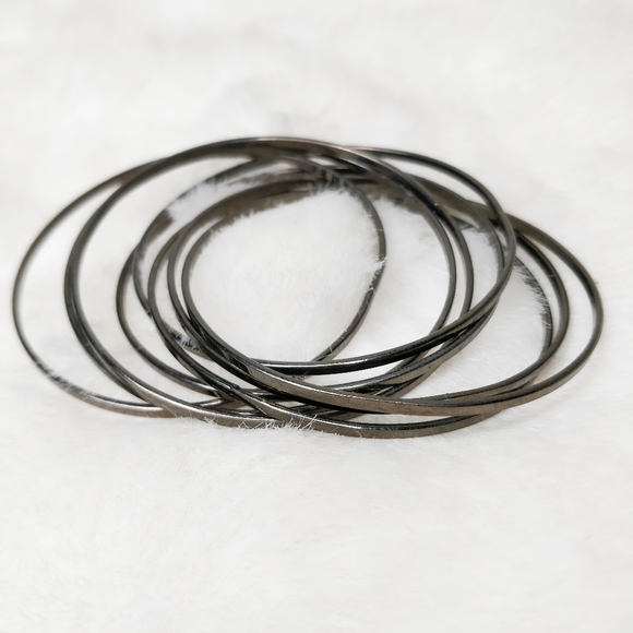 Multiple connected bangles bracelet - Picture 4 of 5